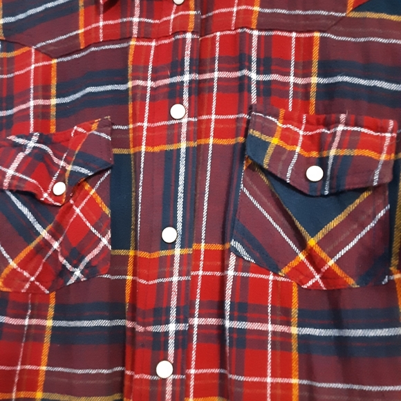Derek Heart Flannel - Picture 2 of 4